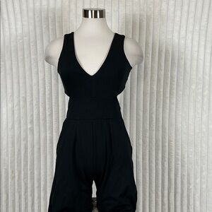 Velvet Torch black cropped sleeveless v neck cut out  jumpsuit sz small